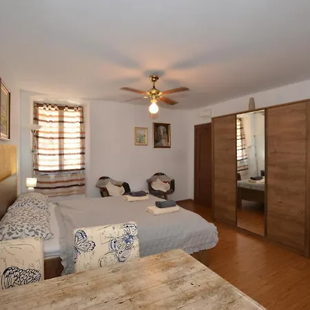 Ferri 16 Apartman *